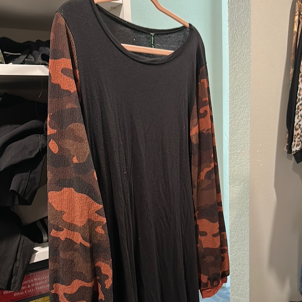Black Dress/shirt size 1x with Camouflage Sleeves